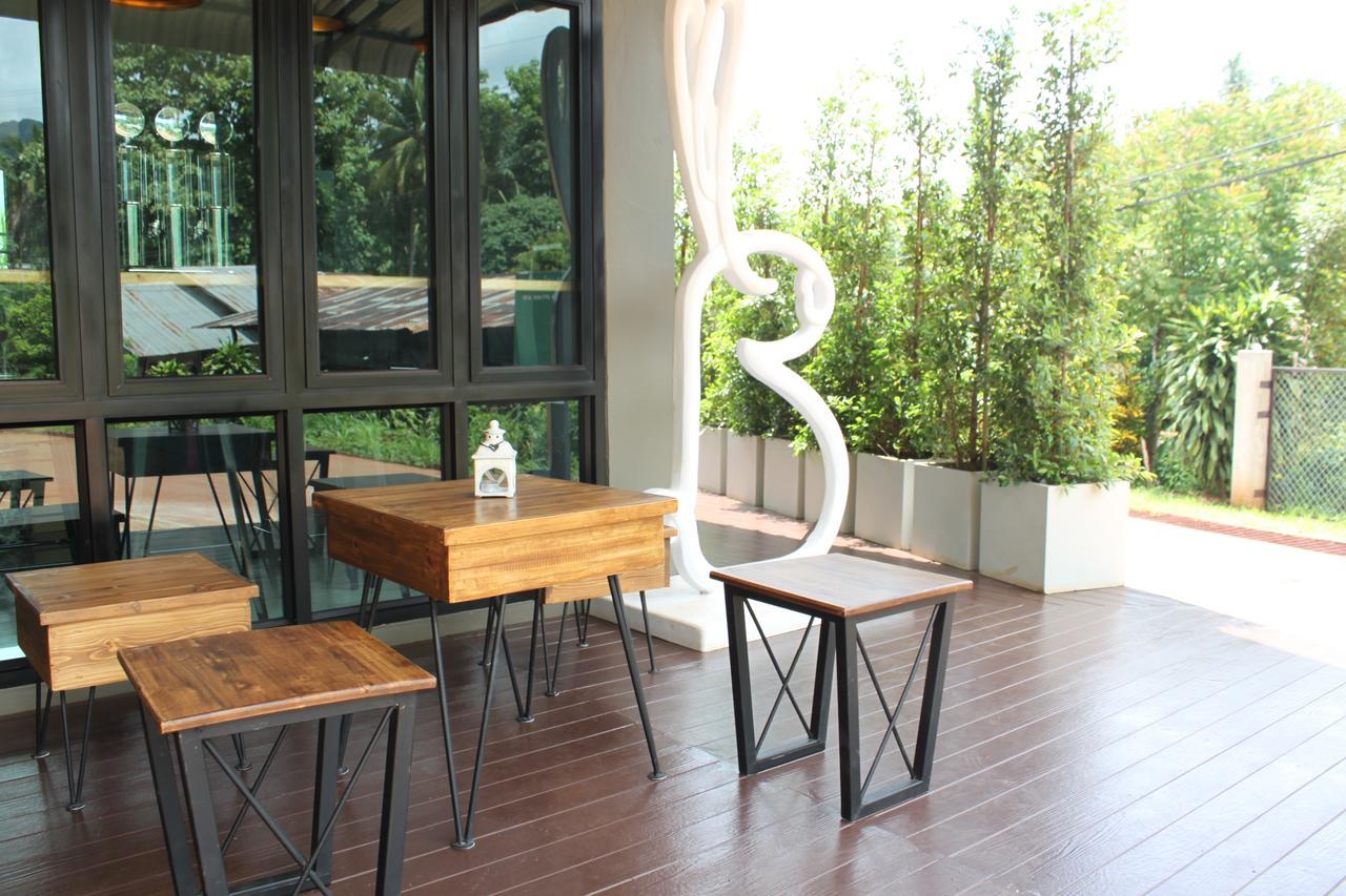 The Rabbit House Hotel Thong Pha Phum Bagian luar foto