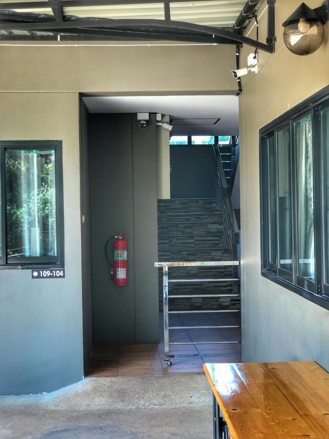 The Rabbit House Hotel Thong Pha Phum Bagian luar foto