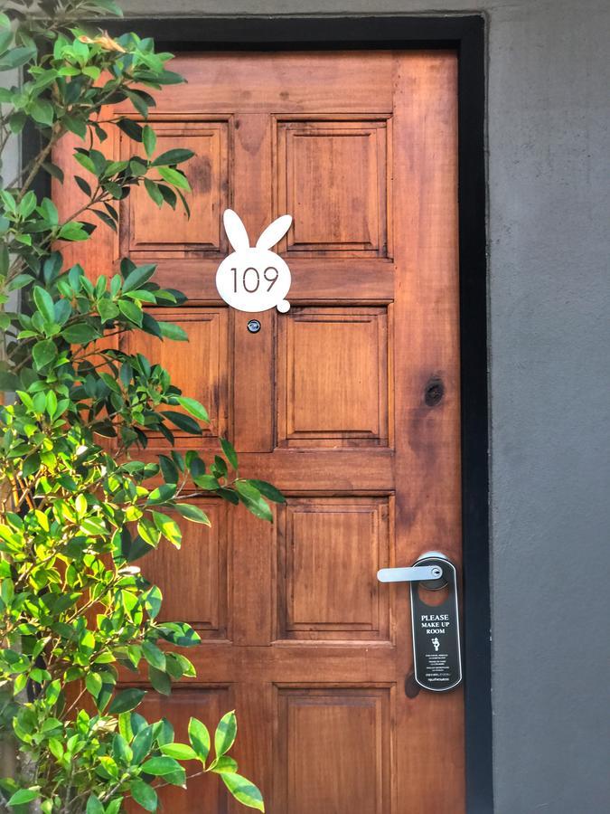 The Rabbit House Hotel Thong Pha Phum Bagian luar foto